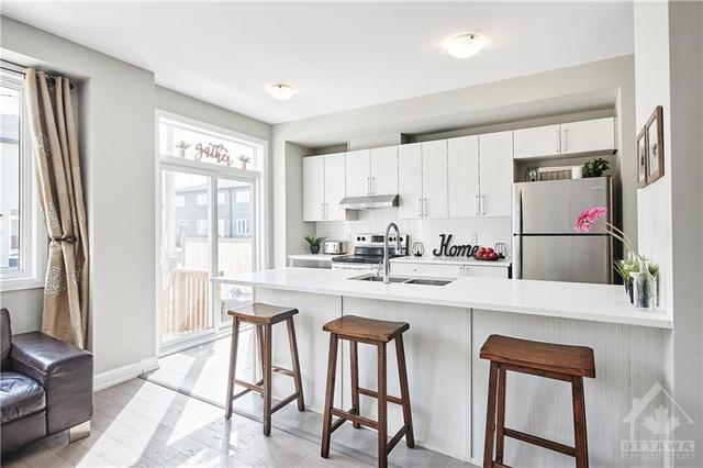 66 Damselfish Walk, Townhouse with 3 bedrooms, 3 bathrooms and 3 parking in Ottawa ON | Image 11