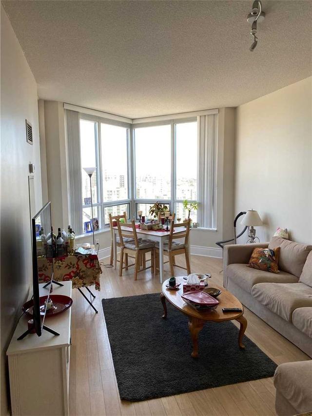 2620 - 500 Doris Ave, Condo with 1 bedrooms, 1 bathrooms and 1 parking in Toronto ON | Image 2