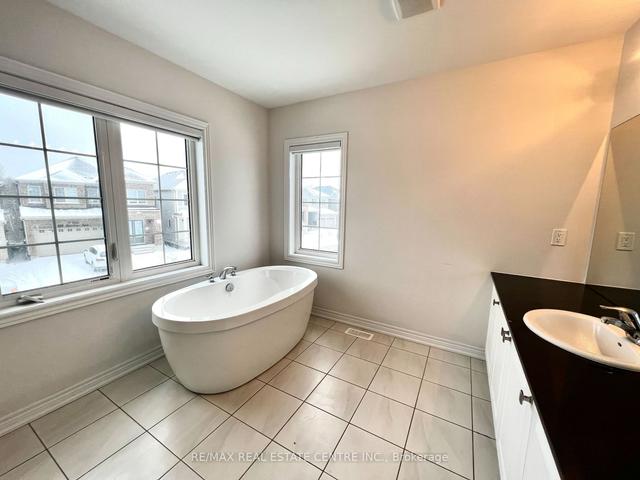 623 Anishinaabe Dr, House detached with 4 bedrooms, 4 bathrooms and 4 parking in Shelburne ON | Image 13