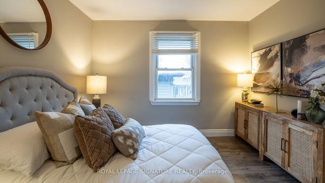 203 Cromwell Ave, House detached with 3 bedrooms, 2 bathrooms and 4 parking in Oshawa ON | Image 2