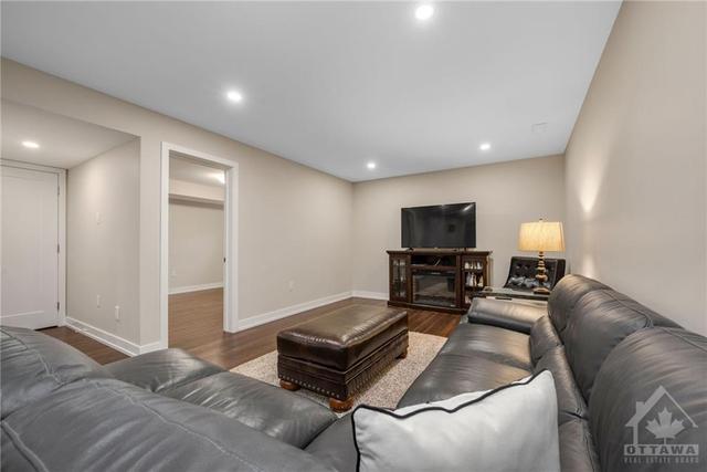 6362 Renaud Road, Home with 3 bedrooms, 3 bathrooms and 5 parking in Ottawa ON | Image 21