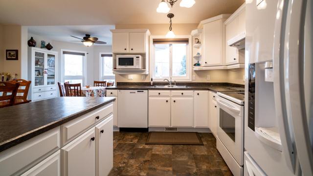 909 8 Avenue, House detached with 4 bedrooms, 3 bathrooms and 6 parking in Wainwright AB | Image 12