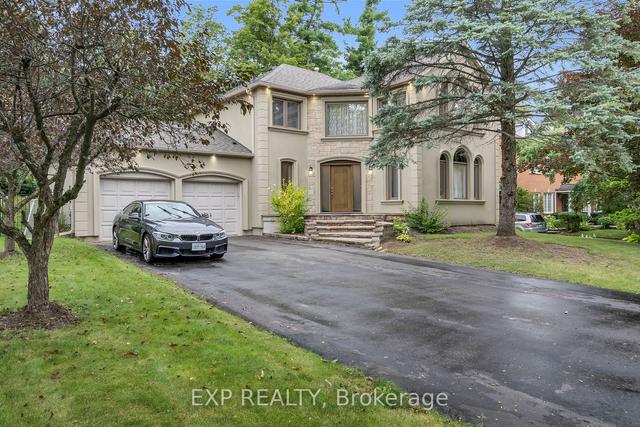 15 Falling Leaf Crt, House detached with 4 bedrooms, 3 bathrooms and 8 parking in Aurora ON | Image 1