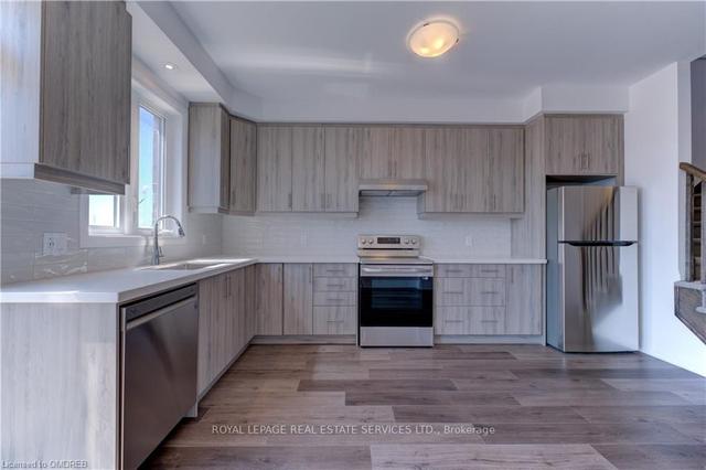 43 - 61 Soho St, House attached with 3 bedrooms, 3 bathrooms and 1 parking in Hamilton ON | Image 4