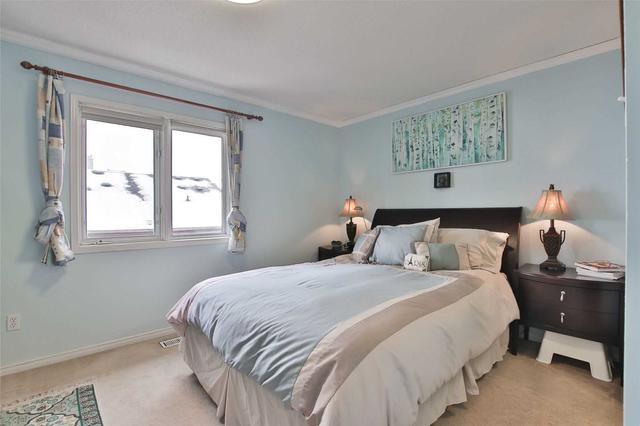 123 Harbourview Cres, House attached with 3 bedrooms, 4 bathrooms and 2 parking in Toronto ON | Image 6