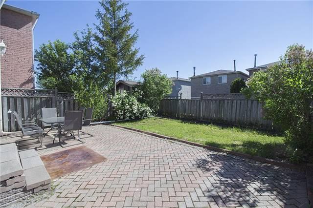 34 Galbraith Cres, House attached with 4 bedrooms, 3 bathrooms and 4 parking in Markham ON | Image 6