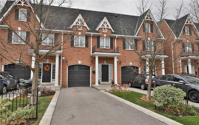 27 Ellen Street, House attached with 2 bedrooms, 2 bathrooms and 3 parking in Mississauga ON | Image 1