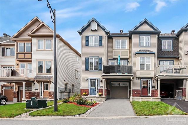 604 Meadowcreek Circle, Townhouse with 3 bedrooms, 2 bathrooms and 3 parking in Ottawa ON | Image 1