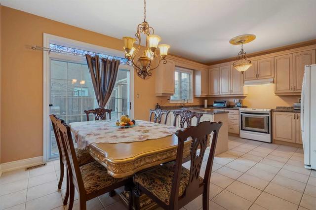 9 Valleycreek Dr, House detached with 4 bedrooms, 4 bathrooms and 6 parking in Brampton ON | Image 2