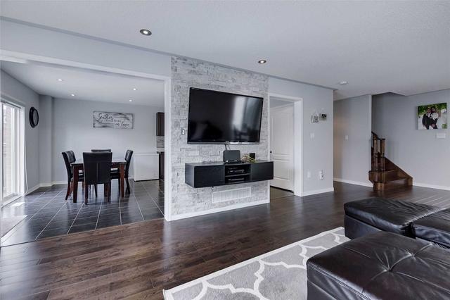 53 Reid Rd, House detached with 4 bedrooms, 3 bathrooms and 4 parking in Bradford West Gwillimbury ON | Image 2