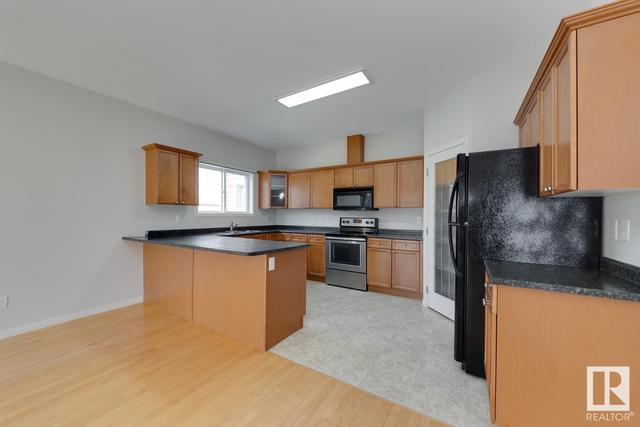 8206 103 Av Nw, House attached with 3 bedrooms, 2 bathrooms and null parking in Edmonton AB | Image 7