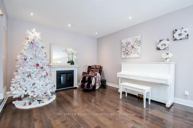 427 Empress Ave, House detached with 5 bedrooms, 4 bathrooms and 4 parking in Toronto ON | Image 23
