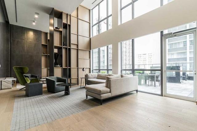 1105 - 7 Grenville St, Condo with 2 bedrooms, 2 bathrooms and 0 parking in Toronto ON | Image 15