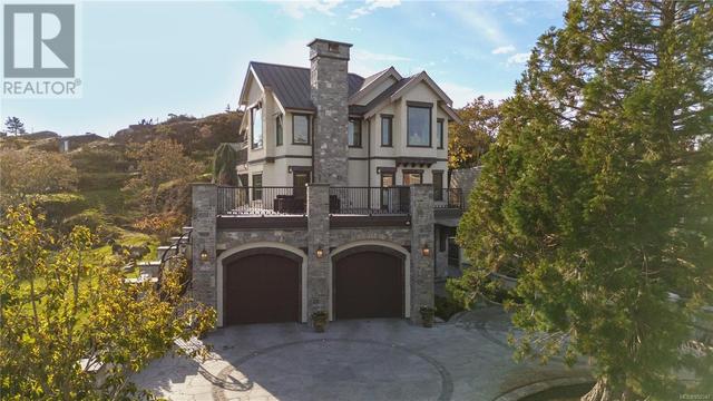 520 Island Rd, House detached with 4 bedrooms, 5 bathrooms and 2 parking in Oak Bay BC | Image 2