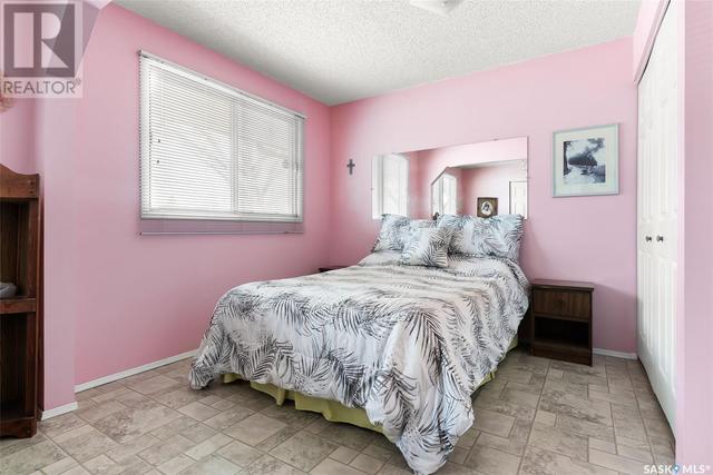 110 Milford Crescent, House detached with 2 bedrooms, 1 bathrooms and null parking in Regina SK | Image 10