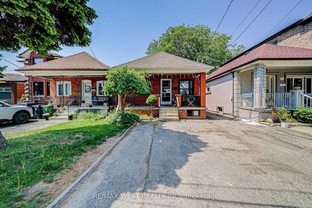 86 Chiswick Ave, House detached with 3 bedrooms, 2 bathrooms and 1 parking in Toronto ON | Image 1