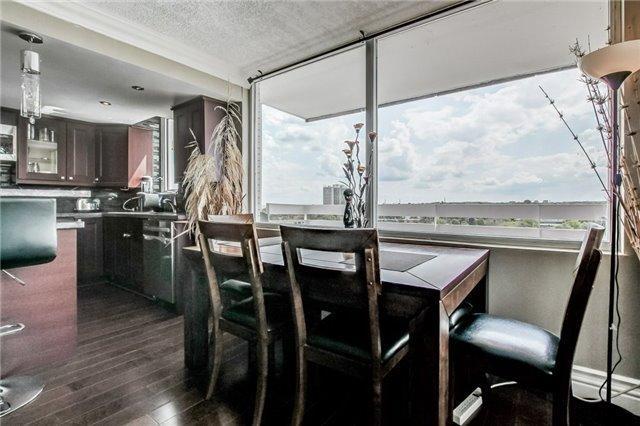1002 - 39 Stavebank Rd, Condo with 2 bedrooms, 2 bathrooms and 1 parking in Mississauga ON | Image 6