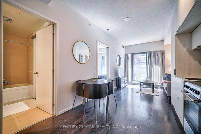 1002 - 159 Dundas St E, Condo with 1 bedrooms, 1 bathrooms and 0 parking in Toronto ON | Image 3