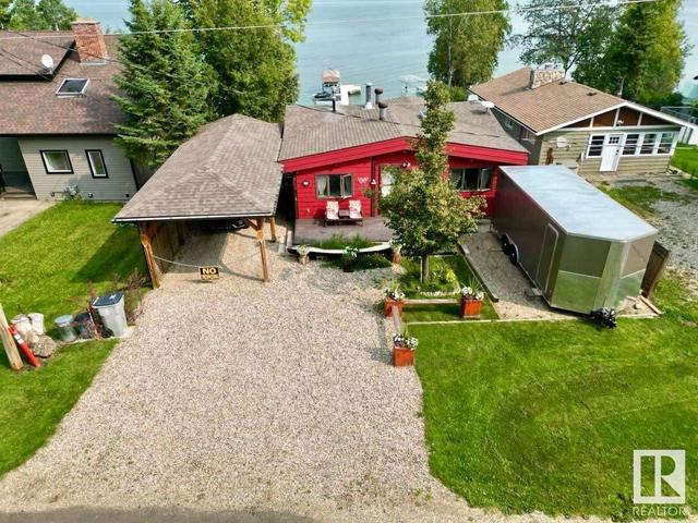 510 5 St, House detached with 4 bedrooms, 2 bathrooms and null parking in Norris Beach AB | Image 1