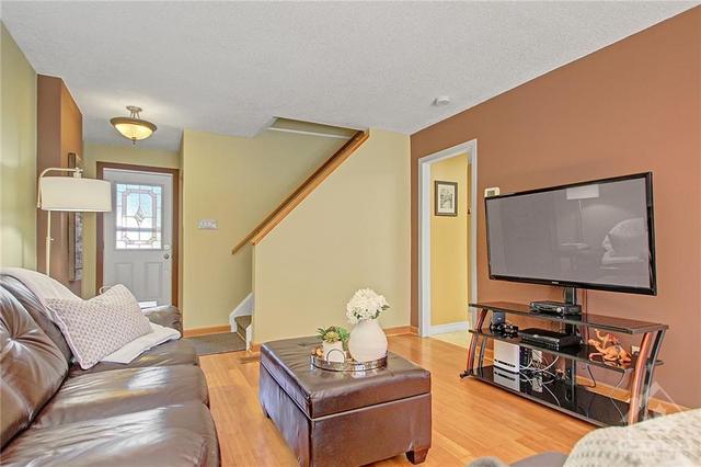 52 Tarquin Crescent, Townhouse with 3 bedrooms, 2 bathrooms and 4 parking in Ottawa ON | Image 7