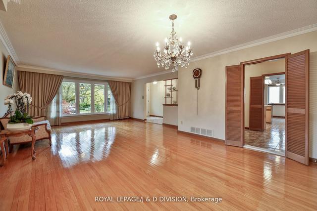 29 Longfield Rd, House detached with 4 bedrooms, 3 bathrooms and 6 parking in Toronto ON | Image 34