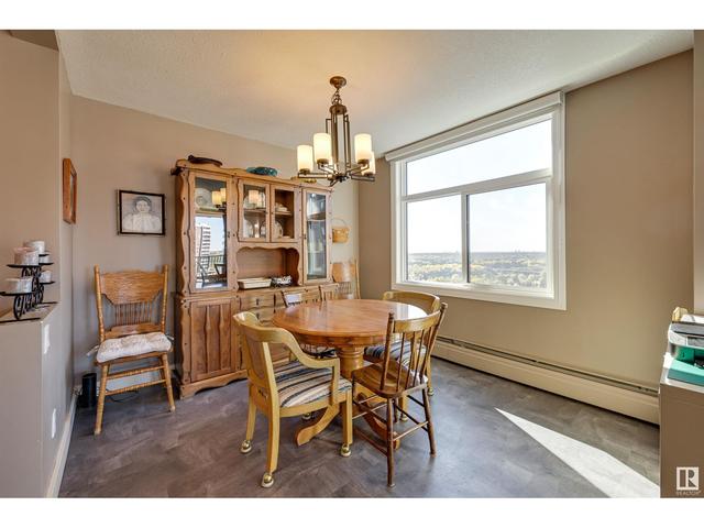 1104 - 11710 100 Av Nw, Condo with 2 bedrooms, 1 bathrooms and 1 parking in Edmonton AB | Image 10