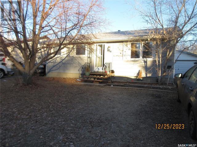 7316 6th Avenue, House detached with 4 bedrooms, 2 bathrooms and null parking in Regina SK | Image 1