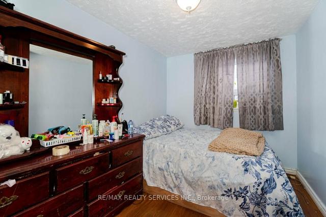 108 Fleetwood Cres, Townhouse with 3 bedrooms, 2 bathrooms and 1 parking in Brampton ON | Image 8