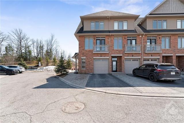 100 Lionel Private, Townhouse with 2 bedrooms, 3 bathrooms and 3 parking in Ottawa ON | Image 1