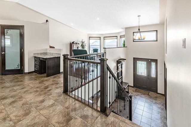 142 Westview Drive, House detached with 5 bedrooms, 3 bathrooms and 4 parking in Nanton AB | Image 5