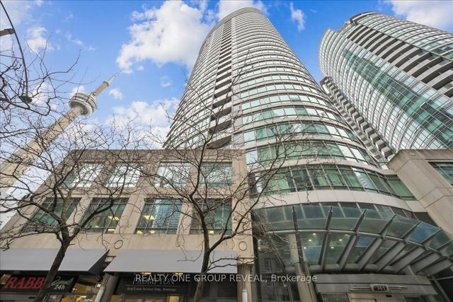 215 - 361 Front St W, Condo with 2 bedrooms, 2 bathrooms and 1 parking in Toronto ON | Image 1