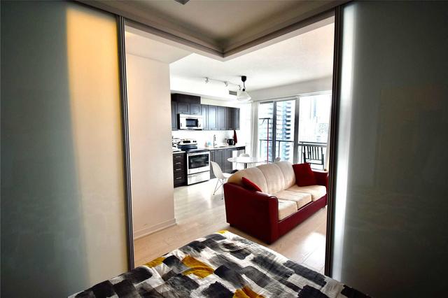 1909 - 20 Bruyeres Mews, Condo with 1 bedrooms, 1 bathrooms and 1 parking in Toronto ON | Image 26