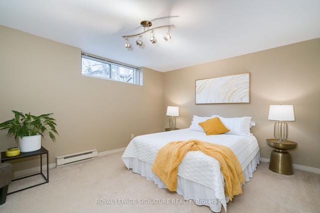 41 Viamede Cres, House detached with 4 bedrooms, 3 bathrooms and 6 parking in Toronto ON | Image 20