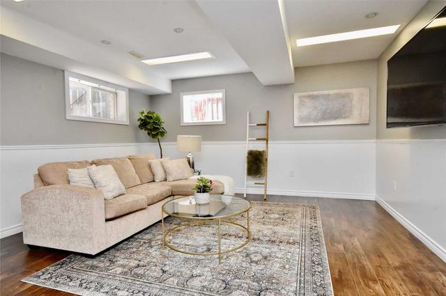 39 Irene Dr, House detached with 2 bedrooms, 3 bathrooms and 5 parking in Barrie ON | Image 7