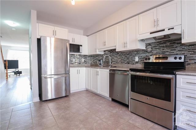 229 Gershwin Private, Townhouse with 2 bedrooms, 2 bathrooms and 2 parking in Ottawa ON | Image 7
