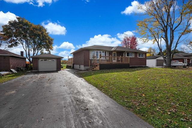 3813 Highway 2 Rd, House detached with 2 bedrooms, 2 bathrooms and 9 parking in Clarington ON | Image 1