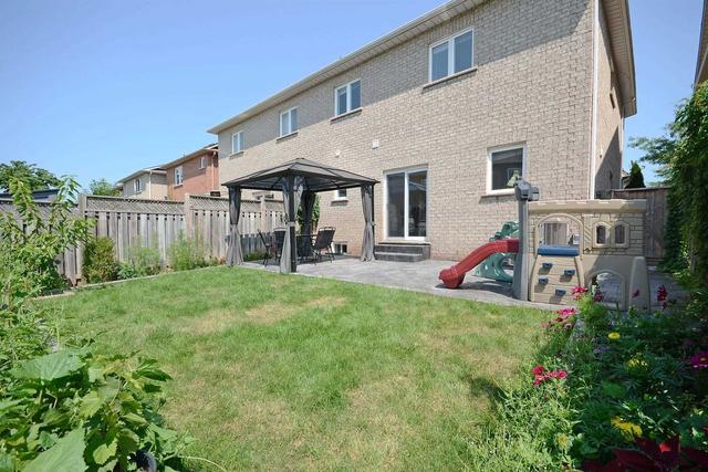 33 Titan Dr, House semidetached with 4 bedrooms, 3 bathrooms and 2 parking in Hamilton ON | Image 32