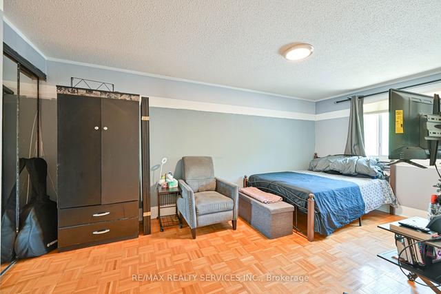 28 Garrison Sq, House detached with 3 bedrooms, 2 bathrooms and 4 parking in Brampton ON | Image 16