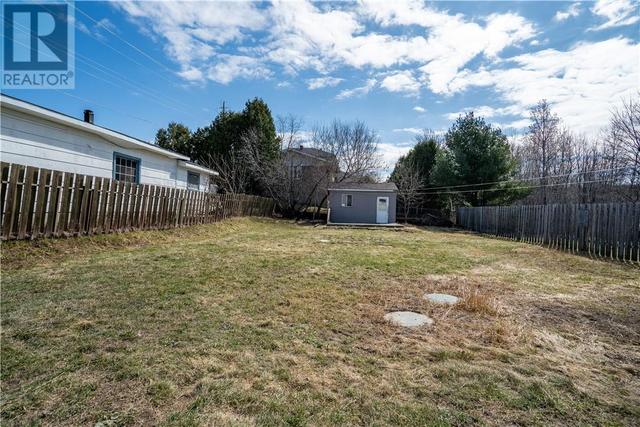 18 Moonlight Beach Road, House detached with 2 bedrooms, 1 bathrooms and null parking in Greater Sudbury ON | Image 13