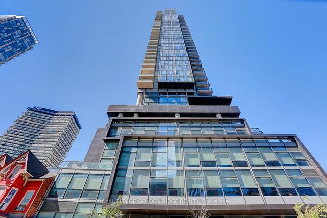 2002 - 290 Adelaide St W, Condo with 1 bedrooms, 1 bathrooms and 0 parking in Toronto ON | Image 1
