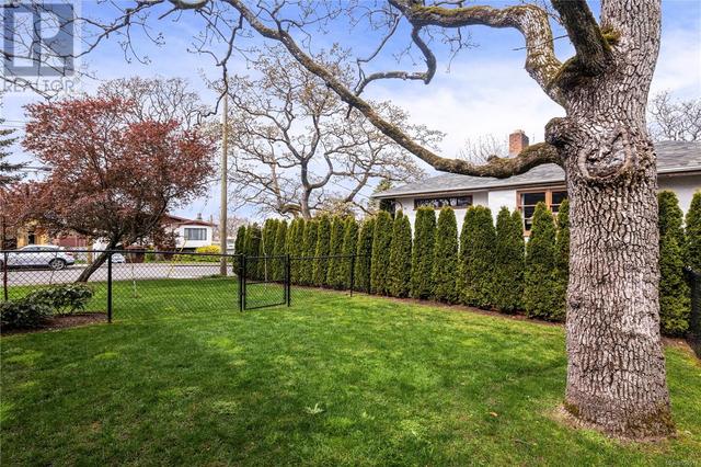 1 - 3031 Jackson St, House attached with 3 bedrooms, 3 bathrooms and 6 parking in Victoria BC | Image 24