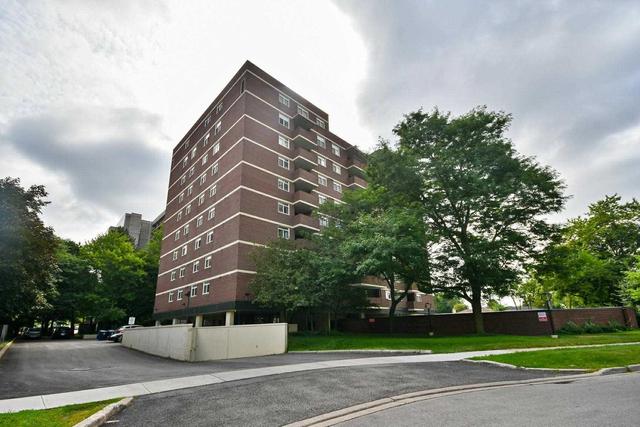 405 - 40 Chichester Pl, Condo with 2 bedrooms, 1 bathrooms and 1 parking in Toronto ON | Image 1