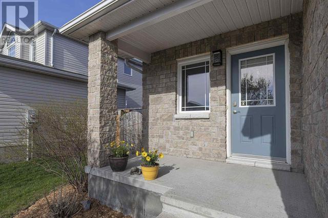 1476 Adams Avenue, Home with 4 bedrooms, 3 bathrooms and 2 parking in Kingston ON | Image 3