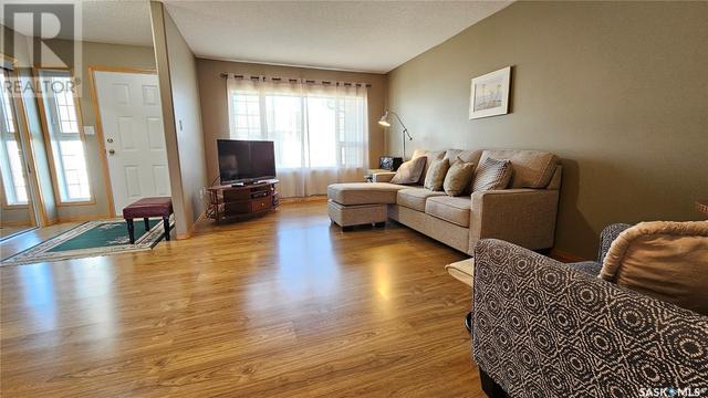 140 - 165 Robert Street W, House semidetached with 2 bedrooms, 2 bathrooms and null parking in Swift Current SK | Image 4