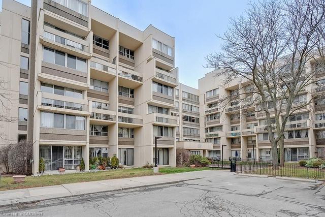 103 - 1300 Marlborough Court, House attached with 3 bedrooms, 1 bathrooms and 1 parking in Oakville ON | Image 12
