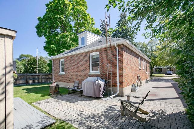 2 Gregory St S, House detached with 2 bedrooms, 2 bathrooms and 5 parking in Brampton ON | Image 32