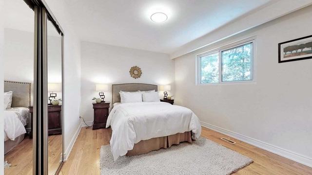 10 Adamede Cres, House detached with 4 bedrooms, 3 bathrooms and 4 parking in Toronto ON | Image 6