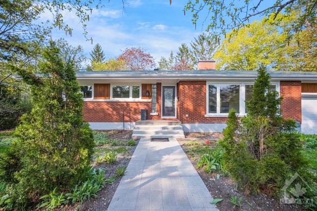 17 Rothwell Drive, House detached with 4 bedrooms, 3 bathrooms and 8 parking in Ottawa ON | Image 1
