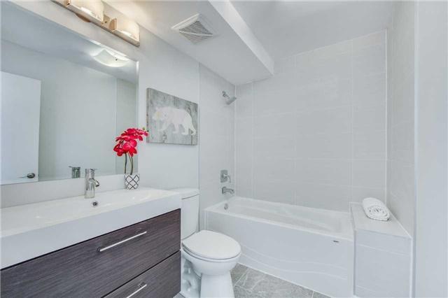 139 Dunington Dr, House detached with 3 bedrooms, 4 bathrooms and 3 parking in Toronto ON | Image 14