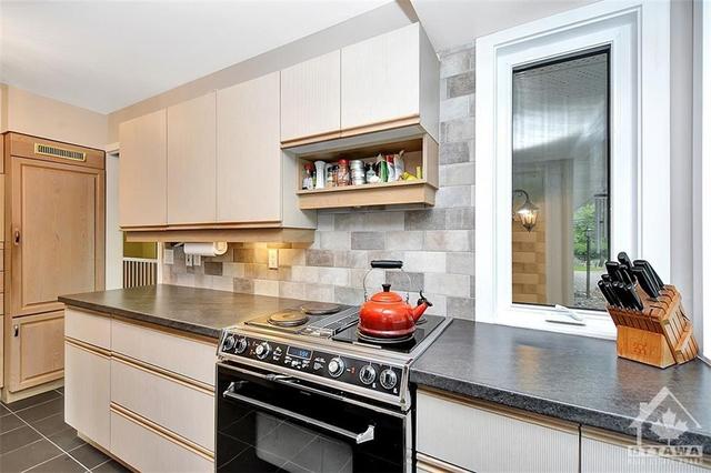 41 Cedar Road, House detached with 4 bedrooms, 2 bathrooms and 6 parking in Ottawa ON | Image 10
